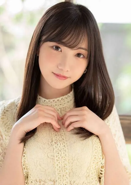 旧报纸里的夏天 电影海报